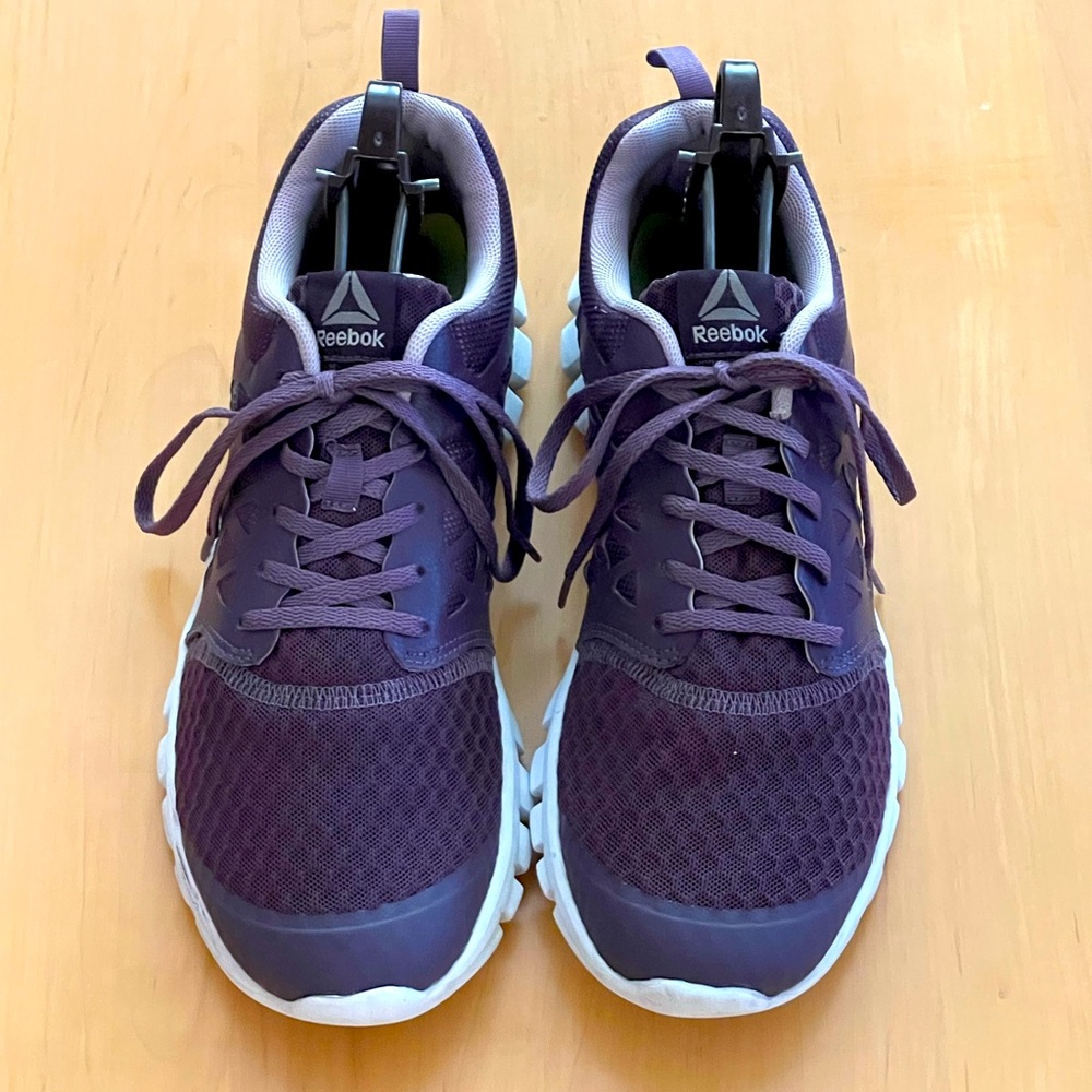 REEBOK ATHLETIC SHOES